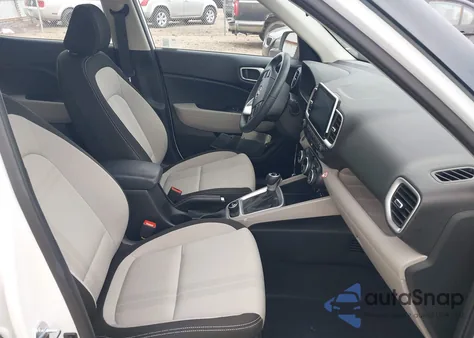 2025 Hyundai Venue Sel z USA, uszkodzony, nr VIN KMHRC8A39SU359702